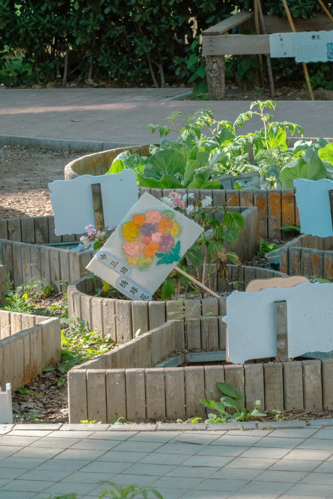 "how to build a raised garden bed with recycled pallets" result