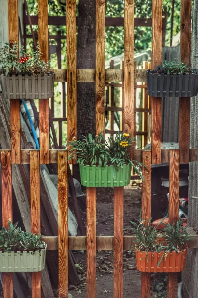 Create A Vertical Garden Using Repurposed Wooden Pallets And Sustainable Soil Mix 5d09e5