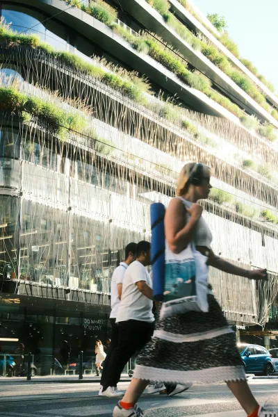 Create A Vertical Garden Using Upcycled Plastic Bottles For Urban Spaces C01565