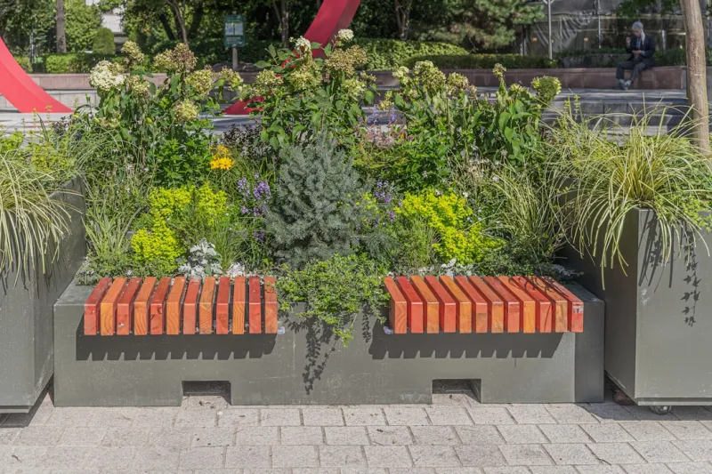 Create An Eco Friendly Vertical Garden Using Repurposed Pallets And Plastic Bottles Ecb5d1